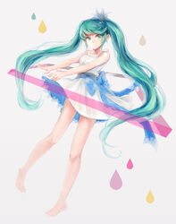  commentary dress female green_eyes green_hair hatsune_miku long_hair solo twintails very_long_hair vienri vocaloid 