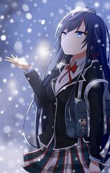  black_hair black_jacket blazer blue_eyes chinese_commentary commentary_request female guanghe_zuoyong_de_de_yezi highres jacket long_hair outdoors photoshop_(medium) pleated_skirt school_uniform skirt snow sobu_high_school_uniform solo yahari_ore_no_seishun_lovecome_wa_machigatteiru. yukinoshita_yukino 