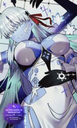  bare_shoulders blue_eyes blue_skin breasts cleavage collar colored_skin dress extra_arms fate/grand_order fate_(series) female flower grin hair_ribbon highres jewelry kabosoi_mangaka kali_(fate) kali_(fgo_fes._2025)_(fate) large_breasts long_hair looking_at_viewer metal_collar ribbon smile solo third_eye very_long_hair white_dress white_hair 