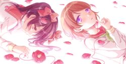  2girls hinano koizumi_hanayo love_live!_school_idol_project petals seifuku yazawa_nico 