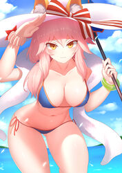  :3 animal_ears bikini blue_bikini blush breasts bu_li cleavage commentary day ears_through_headwear fate/grand_order fate_(series) female fox_ears fox_tail halterneck hat large_breasts long_hair looking_at_viewer navel ocean outdoors pink_hair side-tie_bikini_bottom solo string_bikini sun_hat swimsuit tail tamamo_(fate) tamamo_no_mae_(swimsuit_lancer)_(fate) tamamo_no_mae_(swimsuit_lancer)_(third_ascension)_(fate) white_hat yellow_eyes 