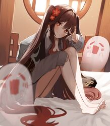  absurdres bare_legs barefoot bed bed_sheet blush boo_tao_(genshin_impact) borrowed_clothes brown_hair closed_mouth colored_tips cosplay feet female flower flower-shaped_pupils genshin_impact ghost grey_shirt hair_flower hair_ornament highres hu_tao_(genshin_impact) indoors lattice legs long_hair long_legs long_sleeves looking_at_viewer multicolored_hair on_bed oversized_clothes plum_blossoms red_eyes red_flower seorang shirt sitting smile solo symbol-shaped_pupils toes twintails v very_long_hair zhongli_(genshin_impact) zhongli_(genshin_impact)_(cosplay) 