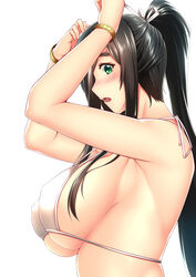  bikini black_hair bracelet breasts commentary_request female green_eyes highres jewelry large_breasts megatama oerba_yun_fang original ponytail sideboob simple_background smile solo strap_gap swimsuit underboob white_background white_bikini 