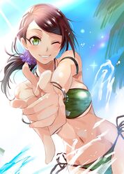  bare_shoulders beach black_hair blush bracelet breasts commentary_request female green_eyes grin highres idolmaster idolmaster_cinderella_girls jewelry kiyu_rei large_breasts lens_flare long_hair looking_at_viewer one_eye_closed outdoors ponytail scrunchie smile solo splashing sunlight swept_bangs water wet yamato_aki 