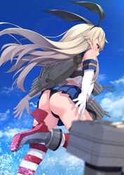  ass black_panties blonde_hair blue_skirt blue_sky blush cloud commentary crop_top day elbow_gloves female from_behind gloves grey_eyes hair_ornament hairband kantai_collection leg_up long_hair microskirt mofu_namako outdoors panties pantyshot pleated_skirt rensouhou-chan ribbon rigging rudder_footwear sailor_collar school_uniform serafuku shimakaze_(kancolle) skindentation skirt sky standing standing_on_one_leg striped_clothes striped_thighhighs thighhighs thong torpedo_launcher torpedo_tubes underwear water white_gloves 