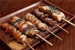  commentary food food_focus garnish meat no_humans original plate realistic seaweed simple_background still_life toshi_(hokkaido2015) vegetable yakitori 