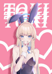  animal_ears armpit_crease bare_shoulders blonde_hair blue_archive blue_bow blue_bowtie blue_eyes blue_halo blue_leotard blush bow bowtie breasts character_name collar collarbone commentary detached_collar earpiece fake_animal_ears female finger_to_face fingersmile hair_intakes halo hand_up heart highres hojiro_same leotard long_hair looking_at_viewer mechanical_halo medium_breasts official_alternate_costume pink_background playboy_bunny rabbit_ears simple_background smile solo strapless strapless_leotard toki_(blue_archive) toki_(bunny)_(blue_archive) upper_body v white_collar wrist_cuffs 