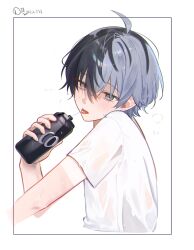  1boy a20190422 ahoge aoyagi_touya black_border black_hair blue_hair border bottle grey_eyes highres holding holding_bottle light_blue_hair looking_at_viewer male_focus mole mole_under_eye multicolored_hair project_sekai see-through_clothes see-through_shirt shirt short_hair simple_background solo split-color_hair squirting_liquid sweat t-shirt tongue tongue_out two-tone_hair water_bottle white_background white_shirt 