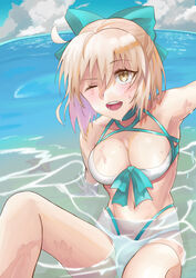  absurdres ahoge aqua_ribbon arm_support bikini blonde_hair blue_sky blush breasts cleavage_cutout clothing_cutout cloud day dutch_angle fate/grand_order fate_(series) female hair_between_eyes highres horizon medium_breasts navel nida_keita ocean okita_j._souji_(fate) okita_j._souji_(third_ascension)_(fate) okita_souji_(fate) one_eye_closed partially_submerged ribbon short_hair skindentation sky smile solo starfish summer swimsuit wet yellow_eyes 