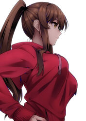  breasts brown_hair female from_side high_ponytail highres hood hoodie large_breasts lone_nape_hair long_hair profile puyo_(puyotopia) red_hoodie sidelocks simple_background solo suzumiya_haruhi suzumiya_haruhi_no_yuuutsu upper_body white_background yellow_eyes 