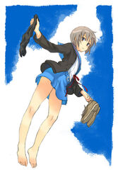  bad_id bad_pixiv_id barefoot blue_sailor_collar feet female holding holding_shoes kita_high_school_uniform nagato_yuki sailor_collar school_uniform serafuku shoes short_hair socks solo suzumiya_haruhi_no_yuuutsu wait8 winter_uniform 