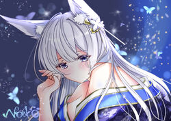  absurdres animal_ear_fluff animal_ears armpit_crease azur_lane bare_shoulders blue_background blue_butterfly blue_kimono blunt_bangs blush breasts bug butterfly cleavage commentary_request female fox_ears grey_hair hair_between_eyes hand_up highres japanese_clothes kimono large_breasts long_hair looking_at_viewer nako_nya off_shoulder print_kimono purple_eyes shinano_(azur_lane) sidelocks signature solo upper_body very_long_hair 