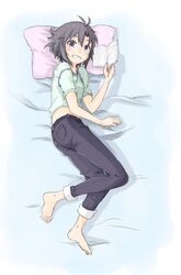  antenna_hair barefoot bed_sheet black_hair book capri_pants clothes_lift commentary_request dabozero denim female grin idolmaster idolmaster_(classic) jeans kikuchi_makoto looking_at_viewer lying on_side open_book pants pillow purple_eyes shirt shirt_lift short_hair short_sleeves smile solo t-shirt 