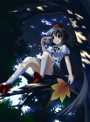  black_hair black_wings camera commentary_request female geta hat highres in_tree kneehighs looking_at_viewer panties pantyshot photoshop_(medium) red_eyes shameimaru_aya short_hair sitting sitting_in_tree smile socks solo tengu-geta tokin_hat touhou tree tsuda_akira underwear upskirt wings 