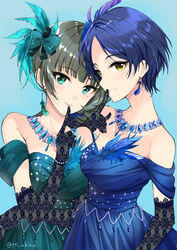  2girls bare_shoulders black_hair blue_background blue_dress blue_eyes blue_gemstone blush body_blush bow bracelet breasts brown_hair cleavage collarbone commentary_request dress earrings elbow_gloves eyelashes feathers flower gem gloves green_bow green_dress green_eyes green_gemstone hair_ornament hairbow hayami_kanade heterochromia idolmaster idolmaster_cinderella_girls idolmaster_cinderella_girls_starlight_stage index_finger_raised jewelry looking_at_viewer medium_breasts miyabi_akino mole mole_under_eye multiple_girls mysterious_eyes_(idolmaster) necklace open_mouth parted_bangs parted_lips pearl_bracelet pretty_liar_(idolmaster) purple_background short_hair simple_background smile swept_bangs takagaki_kaede tied_hair yellow_eyes 