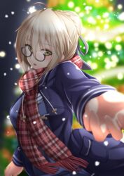  artoria_pendragon_(fate) blonde_hair blue_jacket blue_sweater blurry blurry_background blush christmas_tree commentary_request fate/grand_order fate_(series) female glasses hair_between_eyes highres jacket long_sleeves looking_at_viewer looking_over_eyewear mysterious_heroine_x_alter_(fate) mysterious_heroine_x_alter_(first_ascension)_(fate) night open_clothes open_jacket open_mouth outdoors plaid plaid_scarf reaching red_scarf scarf semi-rimless_eyewear snowing solo sweater tiri_man under-rim_eyewear upper_body yellow_eyes 