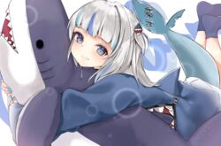  animal_hood blue_eyes blue_footwear blue_hair blue_nails blunt_bangs blush breasts female fins fish_tail gawr_gura gawr_gura_(1st_costume) gradient_sleeves grey_hair grin hair_ornament holding holding_stuffed_toy hololive hololive_english hood kanae_(inorin05kanae) long_sleeves medium_hair multicolored_hair nail_polish shark_hair_ornament shark_tail simple_background smile socks solo streaked_hair stuffed_animal stuffed_shark stuffed_toy tail two-tone_background unworn_headwear virtual_youtuber 