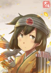  arrow_(projectile) artist_name brown_eyes brown_hair commentary_request female flight_deck hachimaki headband highres hiryuu_(kancolle) hiryuu_kai_ni_(kancolle) japanese_clothes kantai_collection looking_at_viewer one_side_up quiver short_hair solo taisa_(kari) upper_body v-shaped_eyebrows 