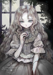  blonde_hair brooch commentary_request cracked_skin doll doll_joints dress female green_eyes highres jewelry joints lace leaf lolita_fashion long_hair looking_at_viewer original pale_skin severed_arm severed_limb solo sumire_shisei upper_body window 