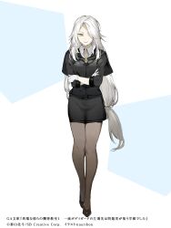  absurdres artist_name black_capelet black_skirt breasts capelet closed_mouth collared_shirt colored_skin copyright_name crossed_arms female full_body gloves hagakure_kitsune hair_over_eyes hair_over_one_eye high_heels highres itan_na_karera_no_kimitsu_kyoshitsu long_bangs long_hair long_sleeves looking_at_viewer low-tied_long_hair nauribon one_eye_covered shirt simple_background skirt smile solo thighhighs tsurime very_long_hair white_gloves white_hair white_shirt white_skin yellow_eyes 