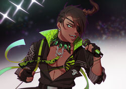  1boy aragami_oga black_choker black_gloves black_hair black_jacket choker dark-skinned_male dark_skin earrings eyepatch gloves green_eyes hair_over_one_eye highres holding holding_microphone holostars horns jacket jewelry male_focus microphone muscular muscular_male music one_eye_covered onion_(kionlin322) open_clothes open_jacket open_mouth partially_fingerless_gloves pectorals sharp_teeth singing single_horn solo teeth virtual_youtuber 