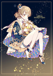  absurdres ankle_boots banirou bare_legs birdcage black_background blue_dress boots cage cape character_name commentary_request crown dress earrings english_text female flower full_body fur-trimmed_boots fur-trimmed_cape fur_trim gold_trim gradient_background hair_flower hair_ornament highres holding holding_cage idolmaster idolmaster_cinderella_girls idolmaster_cinderella_girls_starlight_stage jewelry knees_up light_brown_hair light_smile looking_down mini_crown morikubo_nono short_hair shorts simple_background solo white_flower white_shorts yellow_background yellow_eyes 