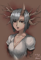  baroque_(series) breasts brown_background cleavage collarbone cropped_torso dated female grey_hair grey_shirt highres horned_girl_(baroque) horns layered_sleeves long_sleeves looking_at_viewer multiple_horns red_eyes samidare_satsuki shirt short_hair short_over_long_sleeves short_sleeves signature simple_background solo teeth upper_body upper_teeth_only v-neck 