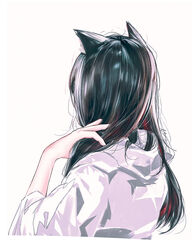  adjusting_hair animal_ear_fluff animal_ears arknights black_hair cropped_torso female from_behind hair_focus hand_in_own_hair hand_up highres holding holding_own_hair jacket korean_commentary long_hair multicolored_hair red_hair runamonet simple_background solo texas_(arknights) two-tone_hair upper_body white_background white_jacket wolf_ears 