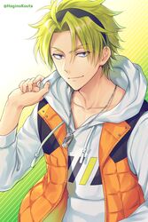  1boy black_hairband blonde_hair blue_eyes closed_mouth collarbone commentary_request diagonal_stripes dog_tags drawstring forehead from_argonavis gotou_misaki_(argonavis) gradient_background green_background hagino_kouta hairband hand_up highres hood hood_down hoodie long_sleeves looking_at_viewer male_focus open_clothes open_vest orange_vest parted_bangs smile solo striped striped_background twitter_username upper_body v-shaped_eyebrows vest white_background white_hoodie yellow_background 