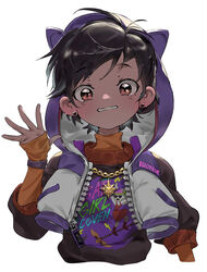  animal_hood cat_hood clothes_writing cropped_torso dark-skinned_female dark_skin edalyn_clawthorne female gold_necklace highres hood jacket jewelry kuma20151225 looking_at_viewer luz_noceda necklace owlbert_(the_owl_house) simple_background sleeveless sleeveless_jacket solo the_owl_house turtleneck upper_body waving 