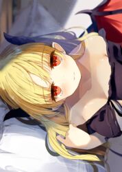  blonde_hair breasts demon_girl demon_wings female horns kamizaki_hibana large_breasts long_hair looking_at_viewer on_bed original red_eyes smile solo wings 