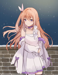  brick_wall collarbone dress female girls&#039;_frontline hair_ornament highres long_hair multico night official_alternate_costume one_side_up pink_hair purple_eyes sleeveless sleeveless_dress smile solo st_ar-15_(girls&#039;_frontline) st_ar-15_(top_hat_drifting_to_the_flowers)_(girls&#039;_frontline) upper_body white_dress 