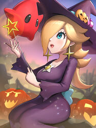  blonde_hair blue_eyes breasts commentary_request earrings female gonzarez hair_over_one_eye halloween hat highres holding holding_wand jack-o&#039;-lantern jewelry large_breasts long_hair luma_(mario) mario_(series) mario_kart mario_kart_tour official_alternate_costume open_mouth rosalina rosalina_(halloween) star_(symbol) star_earrings wand witch_hat 