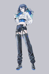  absurdres black_hair blue_eyes blue_hair colored_inner_hair commentary_request cropped_jacket earrings female full_body grey_background hand_on_own_hip highres hoop_earrings jewelry kamitsubaki_studio koko_(kamitsubaki_studio) lightning_bolt_earrings lightning_bolt_symbol long_hair looking_at_viewer midriff multicolored_hair navel shorts solo swav virtual_youtuber 