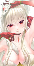  absurdres arm_up armpits bare_shoulders blush body_markings bracelet breasts cleavage collarbone colored_skin dress durga_(fate) earrings fate/grand_order fate_(series) female gradient_skin grey_hair hair_ribbon highres jewelry large_breasts long_hair looking_at_viewer parted_lips red_eyes red_skin ribbon shebuluo_kafusha smile snake solo thumb_ring very_long_hair white_dress 