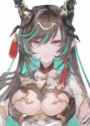  black_gloves black_hair breast_cutout breasts cleavage cleavage_cutout clothing_cutout colored_inner_hair detached_sleeves dragon_girl dragon_horns draph female gloves gradient_hair granblue_fantasy green_eyes green_hair hair_ornament horn_ornament horns large_breasts leotard long_hair looking_at_viewer mole mole_under_mouth multicolored_eyes multicolored_hair payila_(granblue_fantasy) pointy_ears red_eyes solo tassel tassel_hair_ornament two-tone_eyes two-tone_hair very_long_hair wataichi_meko white_background 