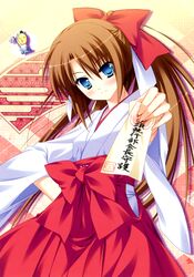  asa_no_ha_(pattern) blue_eyes blush bow brown_hair closed_mouth diamic_days female gohei hairbow hakama hakama_skirt hand_on_own_hip head_tilt highres himenogawa_kanaka holding japanese_clothes looking_at_viewer miko ofuda outstretched_arm ponytail red_bow red_hakama sesena_yau skirt smile solo translation_request 