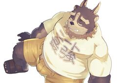  2022 a_vwxyz anthro belly big_belly bottomwear bulge clothing footwear gomibako_xxxx japanese_text kemono lifewonders male overweight overweight_male sandals shirt shorts simple_background sitting solo text text_on_clothing text_on_shirt text_on_topwear tokyo_afterschool_summoners topwear tsathoggua_(tas) white_background 