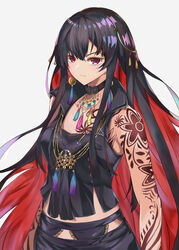  &gt;:( akaneko_ken bare_shoulders black_hair collarbone colored_inner_hair commentary_request female hair_between_eyes long_hair looking_at_viewer multicolored_hair nijisanji nijisanji_in noor_(nijisanji) open_mouth red_eyes red_hair shirt sleeveless solo standing tattoo two-tone_hair upper_body v-shaped_eyebrows very_long_hair virtual_youtuber 