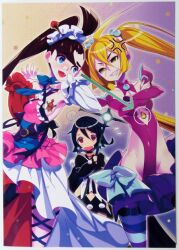  3girls anger_vein anri_airi arrow_(symbol) bare_shoulders black_hair blonde_hair blue_eyes choker dress elbow_gloves frilled_dress frills gloves green_eyes grin kazumi_(madoka_magica) long_hair magical_girl mahou_shoujo_kazumi_magica mahou_shoujo_madoka_magica multiple_girls official_art open_mouth ponytail red_eyes side_ponytail smile souju_ayase souju_luca soul_gem staff tensugi_takashi twintails yellow_eyes yuuri_(madoka_magica) 