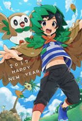  1boy 2017 alolan_exeggutor animal animal_on_shoulder bad_id bad_twitter_id bird black_hair blue_sky capri_pants cloak cloud cosplay day decidueye decidueye_(cosplay) elio_(pokemon) grass grey_eyes happy_new_year hood hooded_cloak male_focus new_year outdoors palm_tree pants pokemon pokemon_(creature) pokemon_sm rowlet shirt shoes sky smile sneakers striped_clothes striped_shirt sun swept_bangs tree utsunomiya_hetaru 