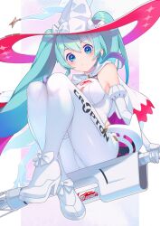  :/ absurdres aqua_hair blue_eyes blush bow breasts broom broom_riding closed_mouth commentary crossed_ankles crypton_future_media elbow_gloves female floating_hair gloves goodsmile_racing gradient_hair hair_between_eyes hat hat_bow hatsune_miku high_heels highres hooded_leotard itou_kazuki large_breasts legs leotard logo long_hair looking_at_viewer mechanical_broom multicolored_hair outside_border pillarboxed purple_hair racing_miku racing_miku_(2024) solo thighhighs thighs twintails two-sided_fabric two-sided_headwear very_long_hair vocaloid white_bow white_footwear white_gloves white_hat white_hood white_leotard white_thighhighs witch_hat 