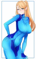  artist_name blonde_hair blue_bodysuit blue_eyes bodysuit border breasts commentary covered_navel english_commentary hand_on_own_hip high_ponytail highres large_breasts long_hair metroid mole outside_border samus_aran serafineart1001 sidelocks skin_tight smug standing turtleneck turtleneck_bodysuit zero_suit 