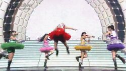  5girls animated animated ariyasu_momoka black_hair long_hair lowres momoiro_clover_z momota_kanako multiple_girls musician photo sasaki_ayaka short_hair takagi_reni tamai_shiori 