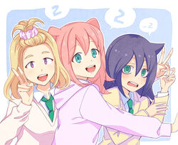  3girls :d black_hair blonde_hair blue_background blue_eyes commentary_request girl_sandwich green_eyes green_necktie hair_ornament hair_scrunchie hakka0320 hood hoodie kuroki_tomoko multiple_girls necktie nemoto_hina okada_akane open_mouth photoshop_(medium) pink_hair pink_scrunchie purple_eyes release_date sandwiched school_uniform scrunchie smile sweatdrop sweater two_side_up v watashi_ga_motenai_no_wa_dou_kangaetemo_omaera_ga_warui! wavy_mouth 