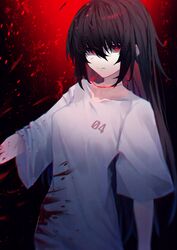  absurdres black_hair blood blood_on_clothes blood_splatter breasts collarbone cowboy_shot female glowing glowing_eyes hair_between_eyes highres long_hair loose_clothes loose_shirt original outstretched_arm ozeu0916 red_eyes shirt short_sleeves solo white_shirt 