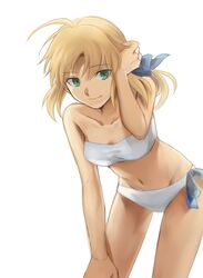  absurdres adjusting_hair ahoge aokiku artoria_pendragon_(all) bandeau bikini blonde_hair bow collarbone cowboy_shot fate/stay_night fate_(series) green_eyes hair_tucking hairbow hand_on_own_knee highres leaning_forward looking_at_viewer navel saber simple_background smile solo strapless swimsuit white_background white_bikini 