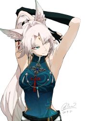  animal_ear_fluff animal_ears armpits arms_behind_head arms_up blue_eyes breasts chinese_clothes closed_mouth commentary_request dated eyeliner feixiao_(honkai:_star_rail) female forehead_jewel fox_ears gloves highres hip_vent honkai:_star_rail honkai_(series) long_hair makeup medium_breasts partially_fingerless_gloves pazuu ponytail red_eyeliner signature simple_background sleeveless solo tassel upper_body very_long_hair white_background 