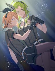  2girls black_bow black_gloves black_shorts blonde_hair blue_eyes bow cable chains commentary gloves green_eyes green_hair grey_shirt gumi hairbow headphones highres holding_hands kagamine_rin matching_outfits multiple_girls pantyhose shirt short_sleeves shorts spotlight suspender_shorts suspenders vocaloid wounds404 