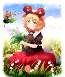  2girls black_shirt blonde_hair blue_eyes blue_sky blurry blurry_background bouquet bow bowtie cloud commentary_request day depth_of_field fairy_wings flower flying frilled_shirt_collar frills grass hair_ribbon head_tilt highres holding holding_bouquet lily_of_the_valley looking_at_viewer medicine_melancholy multiple_girls outdoors parted_bangs pechimaru puffy_short_sleeves puffy_sleeves red_bow red_bowtie red_skirt ribbon shirt short_hair short_sleeves sitting skirt sky smile su-san touhou wariza wings 